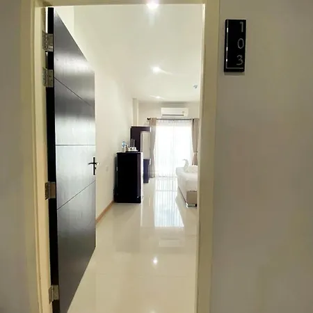 Re Riva Apartment
